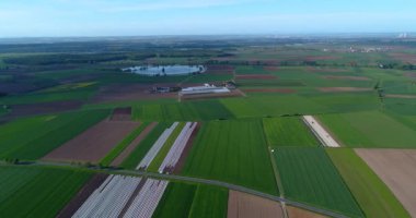 Avrupa tarımı, bakımlı tarlalar, üst görünüm, renkli tarlalar..