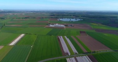 Avrupa tarımı, bakımlı tarlalar, üst görünüm, renkli tarlalar..