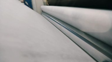 Dokumasız malzemelerin üretimi. Sentetik kışlık üretim fabrikası. Syntepon üretim süreci.