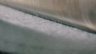 Dokumasız malzemelerin üretimi. Sentetik kışlık üretim fabrikası. Syntepon üretim süreci.