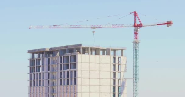 Grúa Torre Una Obra Construcción Trabajo Una Grúa Torre Sitio — Vídeos de Stock