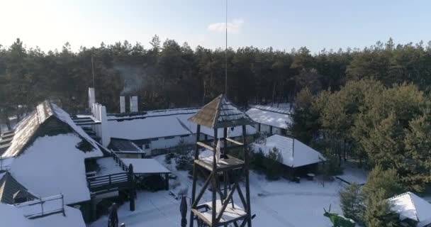 Étterem Erdő Közelében Télen Rekreációs Központ Erdő Közelében Télen Gyönyörű — Stock videók