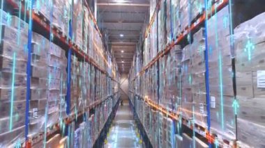 Depoda modern bir forklift. Modern teknolojilerin görselleştirilmesi. Grafikleri olan modern bir depoda forklift..