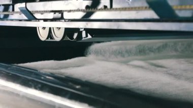 Sintepon yapımı. Sintepon üretim fabrikası. Syntepon üretim süreci.