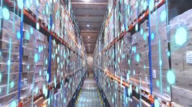 Depoda modern bir forklift. Modern teknolojilerin görselleştirilmesi. Grafikleri olan modern bir depoda forklift..