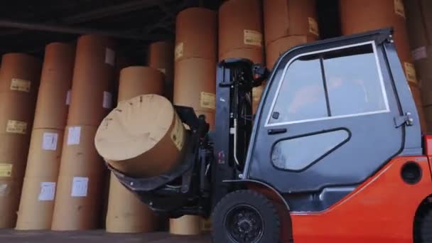 Forklift Carrying Large Roll Paper Forklift Carrying Paper Factory Loader — Vídeo de Stock
