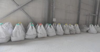 Ağır yükler için büyük sanayi torbaları. Topak Torbalı Depo. sanayi çantası.