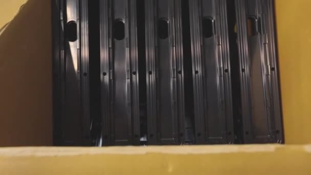 Plastik Duş Gideri Duş Kapanları Duş Kabininin Ayrıntıları Bir Kutuda — Stok video
