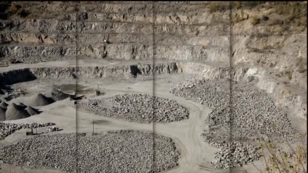 Górnictwo Węgla Wiele Klatek Jednym Filmie Wielka Żółta Wywrotka Kamieniołomie — Wideo stockowe