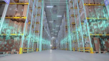 Depoda modern bir forklift. Modern teknolojilerin görselleştirilmesi. Grafikleri olan modern bir depoda forklift..