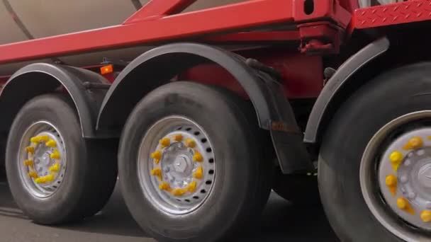 Truck Wheels Motion Close Shooting Truck Wheels Close Truck Moving — Stock Video