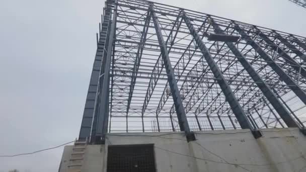 Metallrahmen Eines Industriegebäudes Bau Eines Industriegebäudes Bau Einer Großen Lagerhalle — Stockvideo