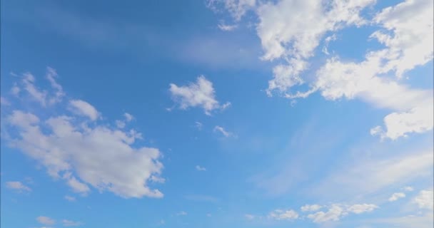 Piękne Chmury Niebie Timelapse Chmur Czystym Niebie Błękitne Niebo Białymi — Wideo stockowe
