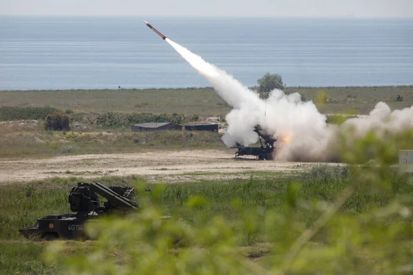 Capu Midia, Romanya - 9 Haziran 2021: Romanya Ordusu 'nun karadan havaya füze sisteminde Ulusal Hava Savunma Eğitim Merkezi' nde canlı ateş.
