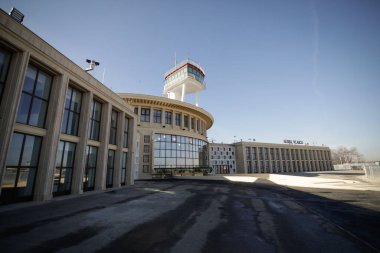 Bükreş, Romanya - 11 Kasım 2021: Aurel Vlaicu havaalanı Bükreş 'te.