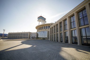 Bükreş, Romanya - 11 Kasım 2021: Aurel Vlaicu havaalanı Bükreş 'te.