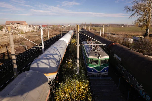 Buftea Roemenië November 2021 Goederenlocomotief Oliewagens Een Station — Stockfoto