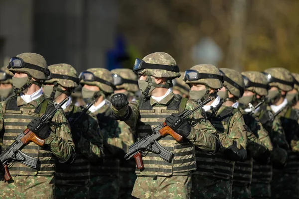 Bucharest Romania Desember 2021 Tentara Rumania Berbaris Selama Parade Militer — Stok Foto