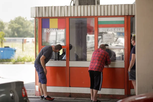 Giurgiu Rumania Julio 2021 Los Conductores Muestran Los Documentos Los — Foto de Stock