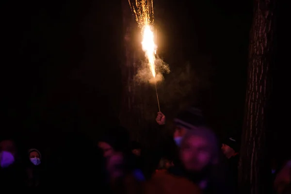 Shallow Depth Field Selective Focus Details People Lighting Firecrackers New — Stockfoto