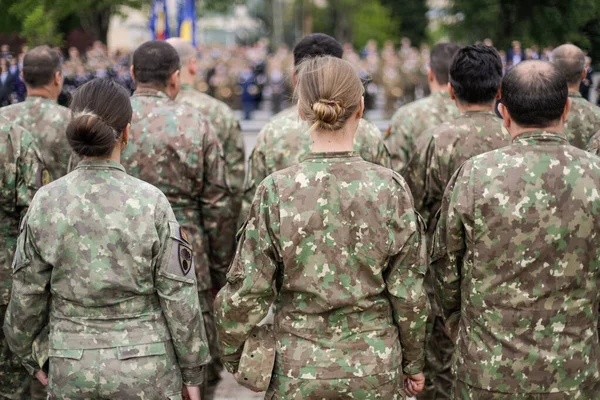 Bukarest Románia 2022 Április Román Női Szárazföldi Erők Katonái Vesznek — Stock Fotó