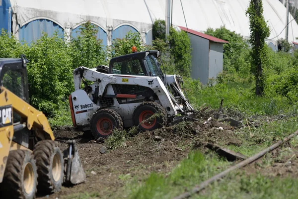 Bucharest Romania May 2022 Workers Clean Area Vegetation Railroad Debris — Stock Fotó