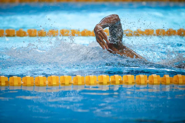 Details Professional Male Athlete Swimming Olympic Swimming Pool Freestyle — Stockfoto