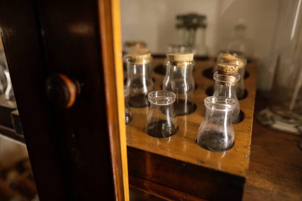 Shallow Depth Field Selective Focus Details Various Glass Vials Used — Stock Photo, Image