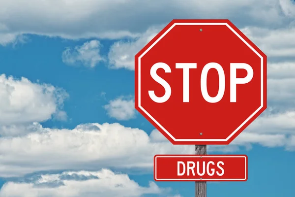 Stop Drugs Sign Sfondo Cielo Blu — Foto Stock