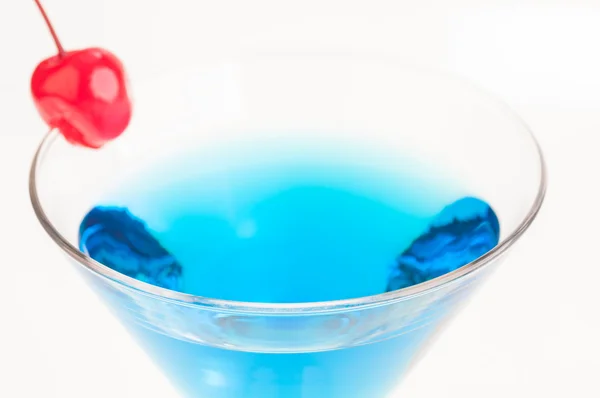 Blaue Citrus martini extrem aus nächster Nähe — Stockfoto