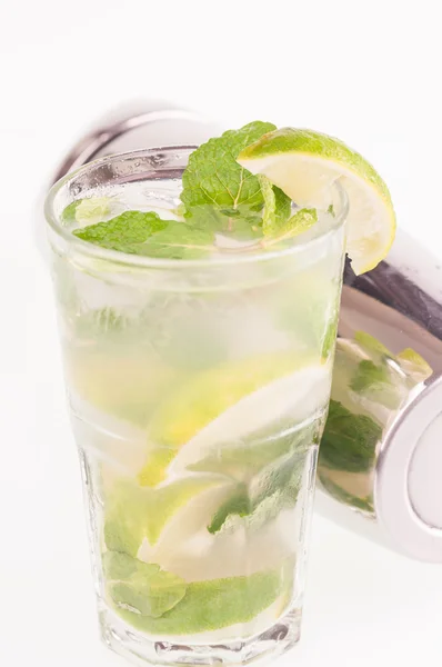 Mojito och cocktail shaker — Stockfoto