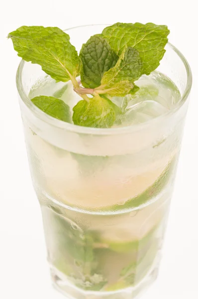 Mojito-Cocktail aus nächster Nähe — Stockfoto