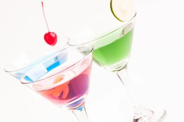 Красочные коктейли с мартини — стоковое фото