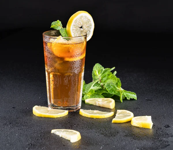 Cold Ice Lemon Tea Close Black Background — Stock Photo, Image