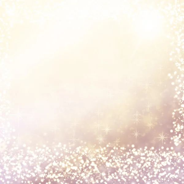 Анотація різдвяного фону з тонкими сніжинками, зірками та копіюванням простору для тексту, білого та рожевого кольорів — стокове фото
