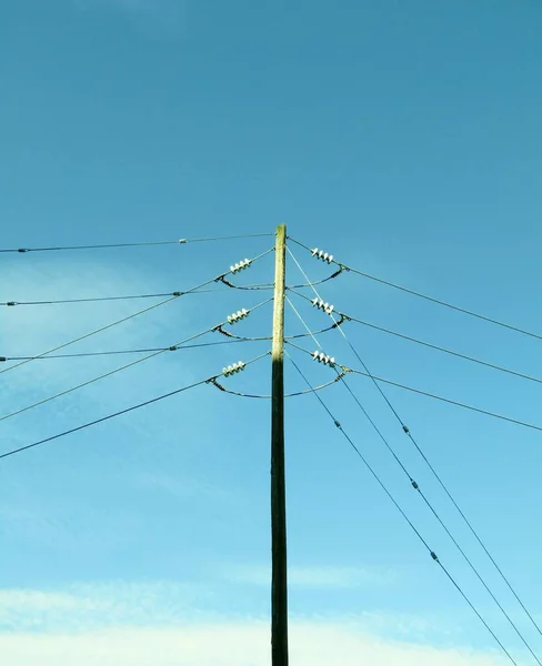 Elektrische Freileitungen Mit Glasisolatoren — Stockfoto