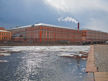 Neva Nehri setin bahar.