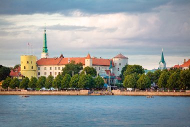 riga castle, st. peter görünümünü