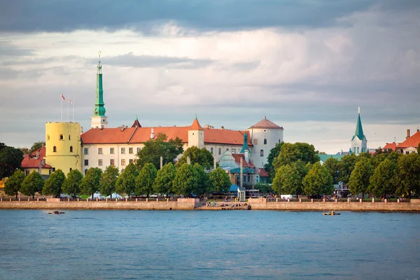 View of Riga Castle, St. Peter — Stock Photo, Image