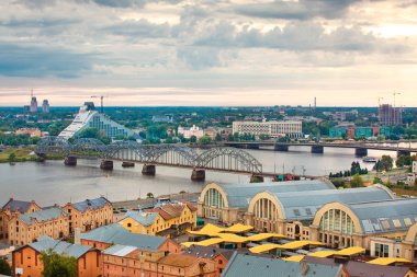 Riga, Letonya, cityscape Letonca Akademisi