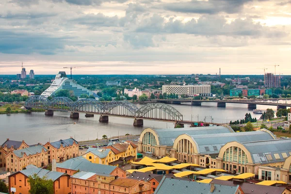 Panoráma města Riga, Lotyšsko, Lotyšská akademie — Stock fotografie