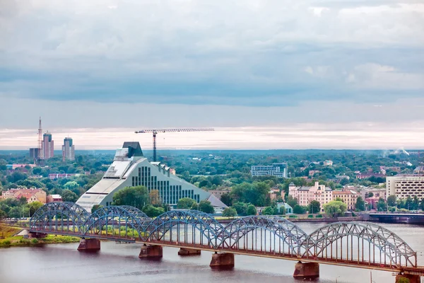 Riga, paysage urbain de l'Académie lettone des sciences — Photo