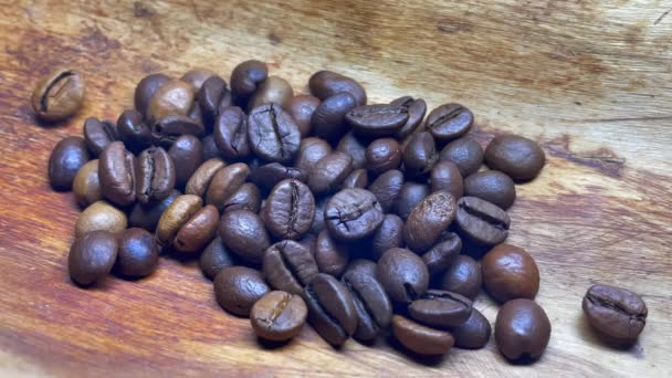 Roasted Arabica Coffee Beans Lie Still Wooden Background Coffee Beans — 图库视频影像