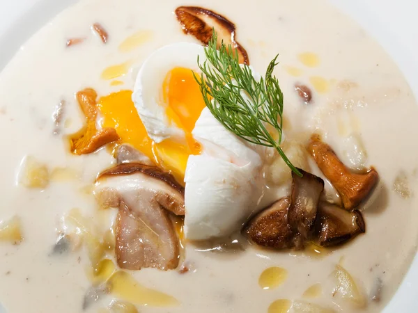 Kulajda - zuppa di patate con funghi arrosto — Foto Stock