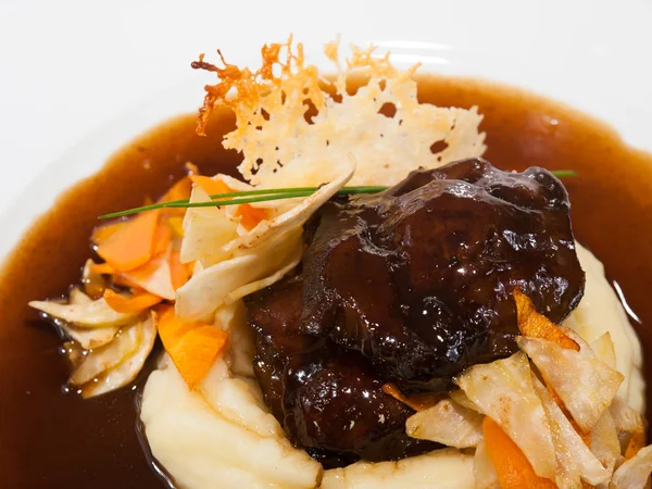 Veal cheeks with ashed poptatoes — Stock Photo, Image