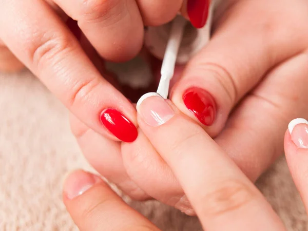 Fare Manicure Nel Salone Preparazione Unghie Lucidatura Stile Francese — Foto Stock