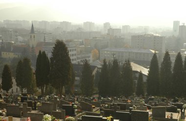 Mezarlık sırasında tüm azizler günü