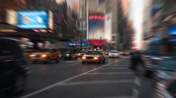 Nachtverkehr in der Stadt — Stockfoto