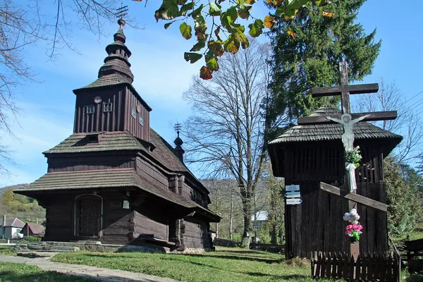 Starověké církve v rusky potok — Stock fotografie