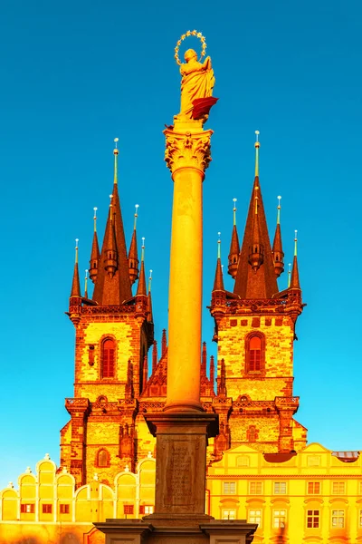 Reerted Marian Column Church Our Lady Tyn Old Town Square — Stock fotografie